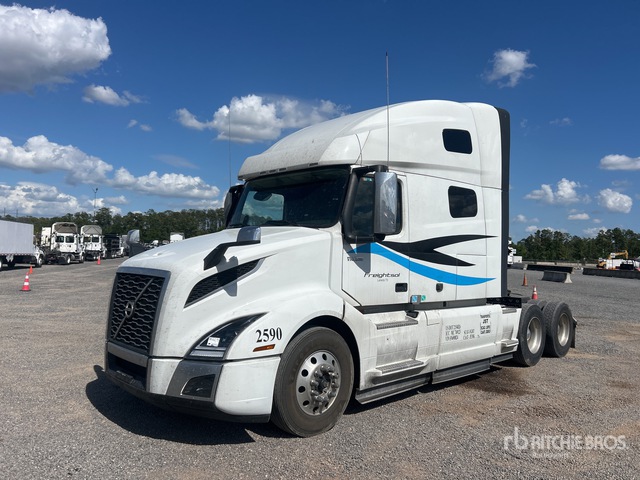 2025 VOLVO VNL