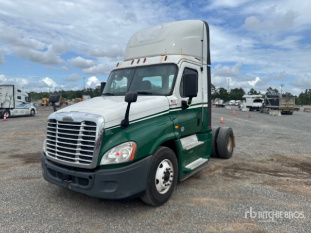 2018 Freightliner Cascadia 125 4x2 S/A Day Cab Truck Tractor