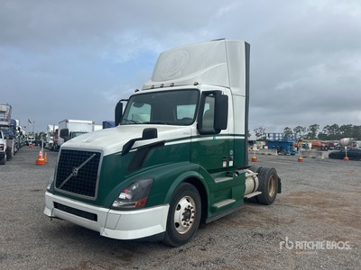 2015 Volvo VNL 4x2 S/A Day Cab Truck Tractor