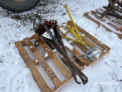 Quantity of (2) Rigid Stand Varios, tienda, almacen, consumidor