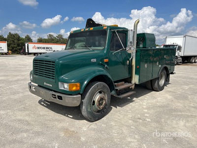 1999 International 4700 4x2 Autocarro officina