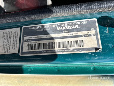 1999 International 4700 4x2 Service Truck