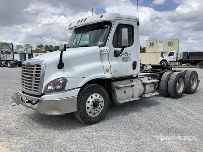 2015 Freightliner Cascadia 125 6x4 T/A Day Cab Truck Tractor