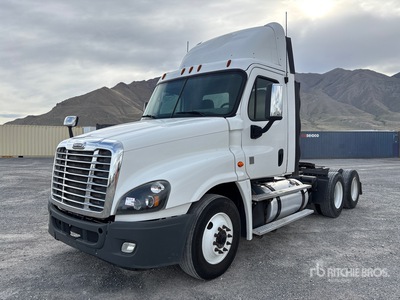 2016 Freightliner Cascadia 125 6x2 T/A Day Cab Truck Tractor