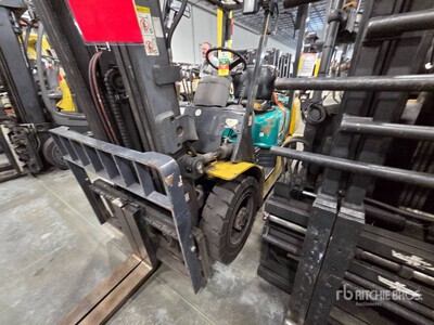 2004 Komatsu FG25T-14 Forklift