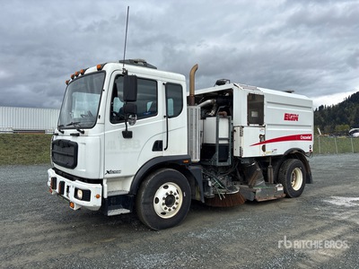 Elgin Crosswind Series J on 2014 Autocar Xpert 4x2 Autocarro spazzatrice