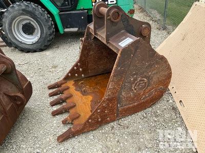 2012 CF 48 in Digging Excavator Bucket