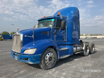 2012 Kenworth T660 6x4 Tractocamion con Dormitorio / T/A Sleeper Truck Tractor