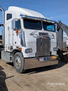 1988 Freightliner FL 6x4 COE 3- Achs Sattelzugmaschine mit Schlafkabine