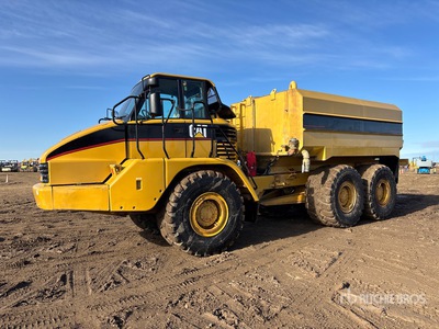 2004 Cat 725 5000 gal 6x6 Articulated Water Truck