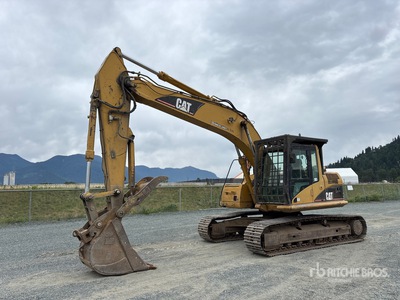 2004 Cat 320CLU Tracked Excavator