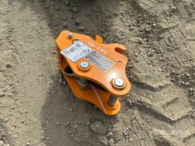 2026 GIYI K302 Mini Excavator Coupler - Fits Cat 302 (Unused)