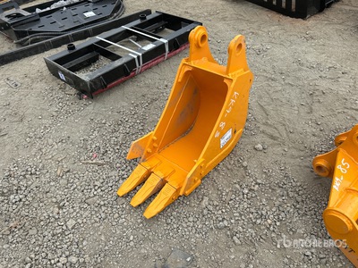 2026 GIYI 12 in Digging Excavator Bucket - Fits Cat 305 (Unused)