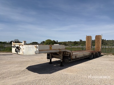 2005 Castera 23900 kg Tri/A Tri/A Semi Remorque Porte Engin 3 Essieux Lowboy Trailer