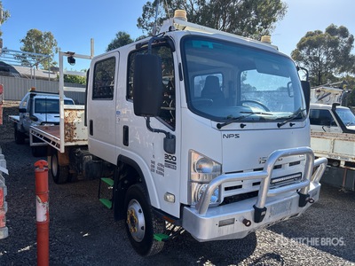2008 Isuzu NPR 400 4x4 Crew Cab Flatbed Truck
