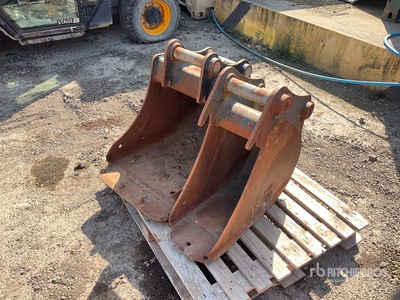 Quantity of (2) Rhinox Digging Excavator Bucket