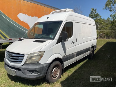 2014 Freightliner 2500 Sprinter Cargo Van