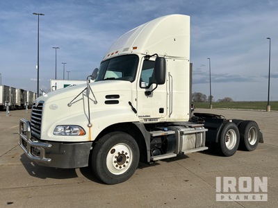 2017 Mack CXU613 6x4 トラックトラクター（T/A）