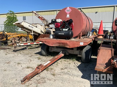 Drawbar T/A 2000 Gallon Brandstofaanhanger