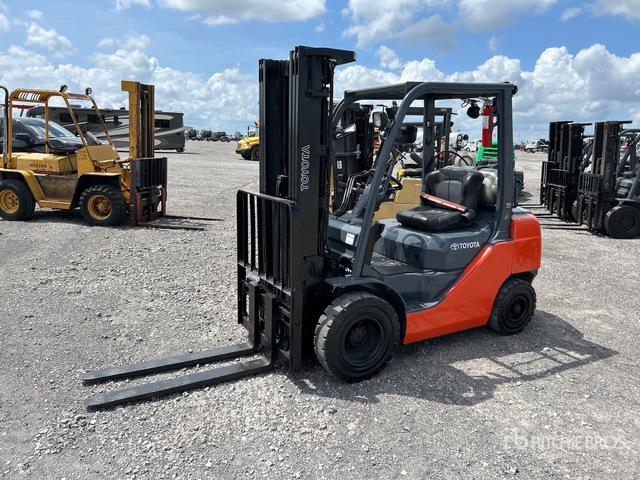 2019 Toyota 8FGU25 4500 lb Pneumatic Tire Forklift