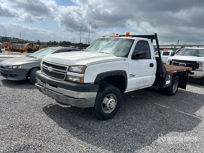 2005 Chevrolet Silverado 3500 4x2 Autocarro cassone fisso (Inoperable)