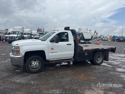 2015 Chevrolet 3500 HD 4x2 Flatbed Truck