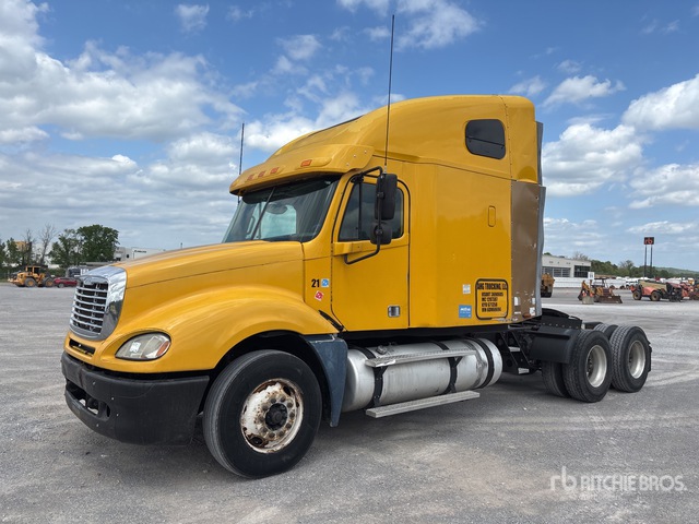 2006 Freightliner Columbia 120 6x4 T/A Sleeper Truck Tractor