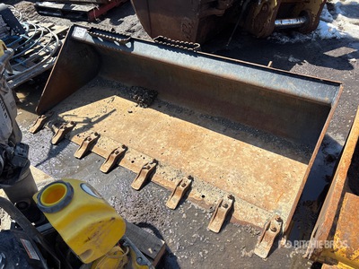 Cat 2795372 72 in General Purpose Skid Steer Bucket
