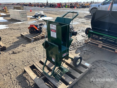 W-W Grinder Inc 5-8-2GC Déchiqueteuse de bois