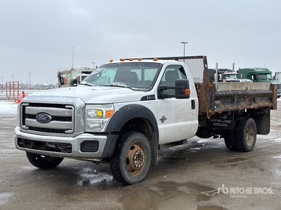 2016 Ford F-550 XL 4x4 Camion à benne basculante