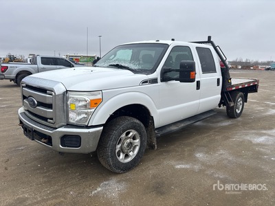 2014 Ford F-350 XLT 4x4 Crew Cab Camion à Plateau