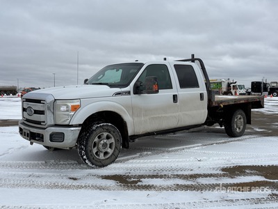 2015 Ford F-350 4x4 Crew Cab Flatbed Truck