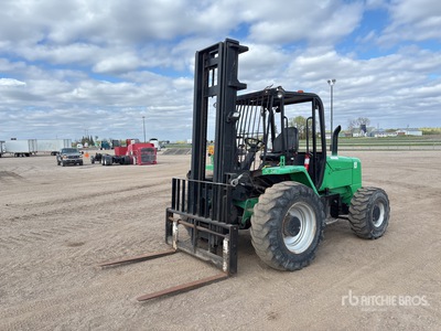 2017 JCB 930 6000 lb 4x4 を見 Rough Terrain Forklift