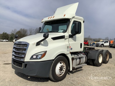 2018 Freightliner Cascadia 113 6x4 T/A Day Cab Truck Tractor