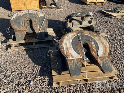(3) Holland FW2080-S06107-LL Fifth Wheel Assemblies