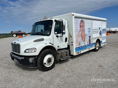 2018 Freightliner M2 106 4x2 8 Bay Camion à boissons