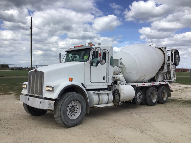 2015 Kenworth W900 10x4 Mixer Truck