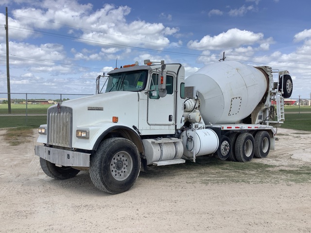 2015 Kenworth W900 10x4 Mixer Truck