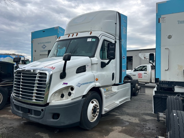 2019 Freightliner Cascadia T/A Sleeper Truck Tractor