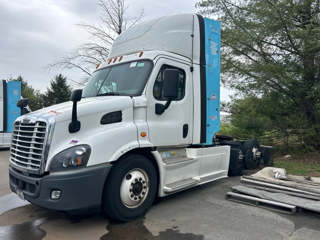 2019 Freightliner Cascadia T/A Sleeper Truck Tractor