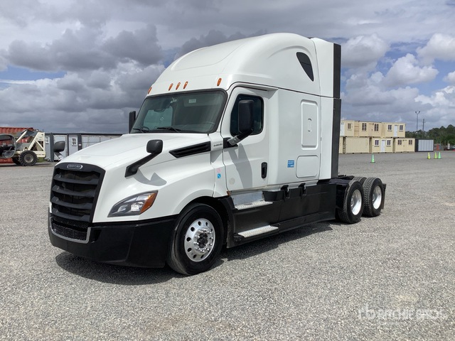 2020 Freightliner Cascadia 126 6x4 T/A Sleeper Truck Tractor