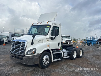 2015 Freightliner Cascadia 113 6x4 T/A Day Cab Truck Tractor