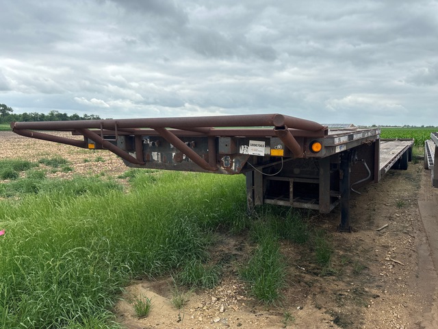 2005 Fontaine DFT-5-8053ASPWK 53 ft T/A Spread Axle Single Drop Step Deck Trailer