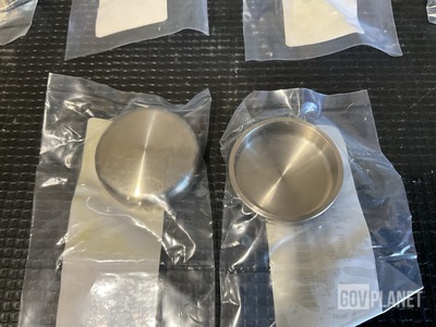 (1,065) Isotta Fraschini Motori 72947F01 Machine Thread Plugs
