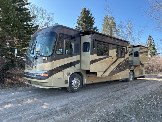 2005 Triple E Empress Motor Home