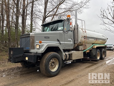 1994 Autocar 100 bbl 6x4 شاحنة مياه