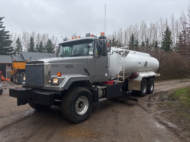 1995 Autocar 15900 L 6x4 Water Truck