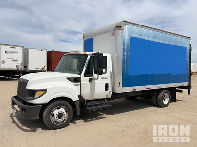 2012 International TerraStar 4x2 Furgonetka