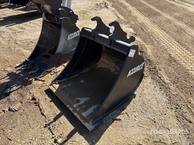 Accurate 36 in Q/C Cleanup Excavator Bucket - Fits Takeuchi TB280