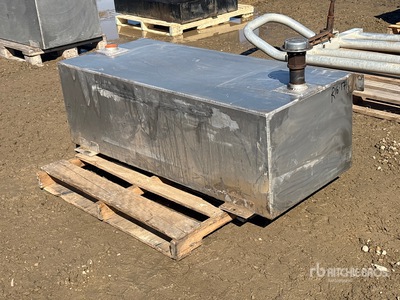 curt 100 gal Aluminum Tidy Tank
